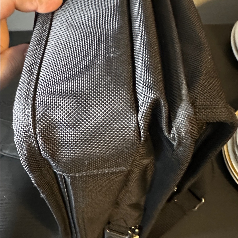 Tumi Alpha Black Ballistic Nylon Expandable Laptop Bag Leather Handles - Picture 9 of 9